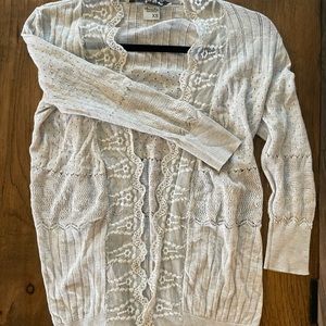 Cream cardigan. Such cute details